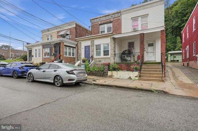 13 MILL ST, Darby, PA 19023