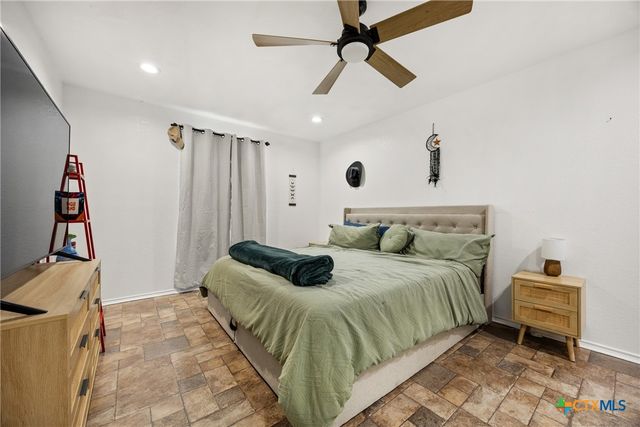 1217 E Avenue H, Nolanville, TX 76559