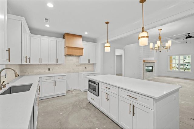 107 W Riley West Street, Chatsworth, GA 30705