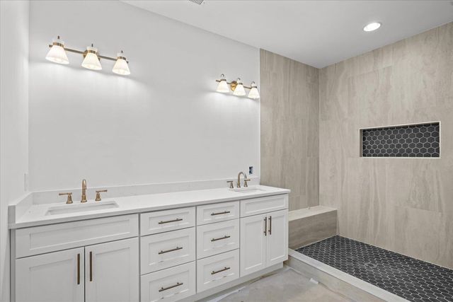 107 W Riley West Street, Chatsworth, GA 30705