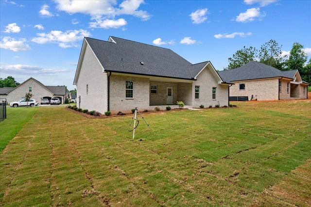 107 W Riley West Street, Chatsworth, GA 30705