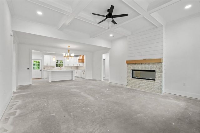 107 W Riley West Street, Chatsworth, GA 30705