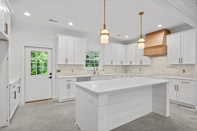 107 W Riley West Street, Chatsworth, GA 30705
