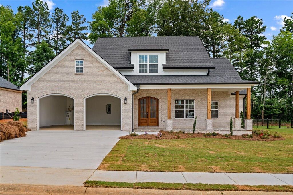 107 W Riley West Street, Chatsworth, GA 30705