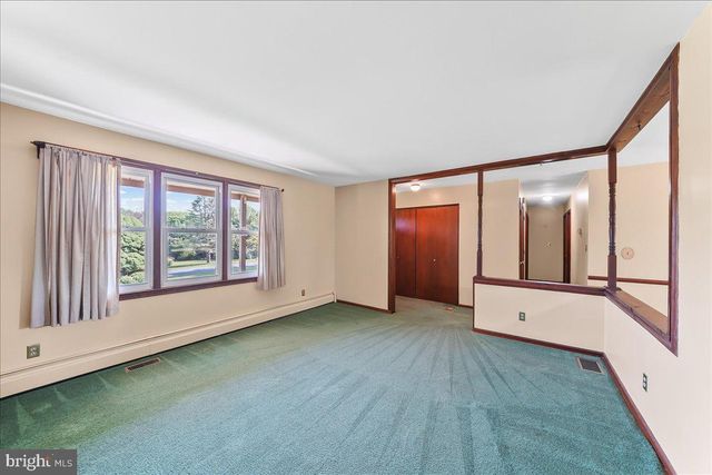 204 SKYCREST DR, Landenberg, PA 19350