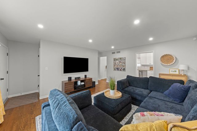 313 N Lombard Avenue, Lombard, IL 60148