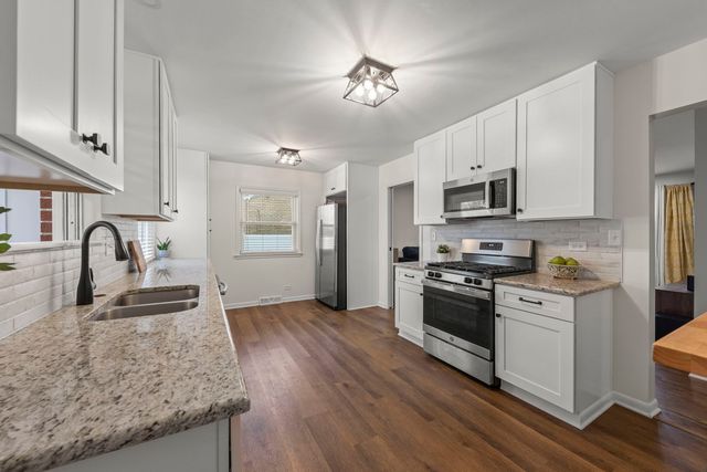 313 N Lombard Avenue, Lombard, IL 60148