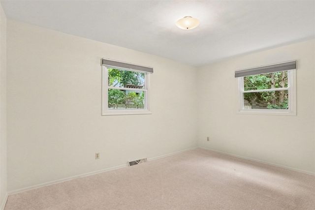 5482 Lindenwood Street, Kalamazoo, MI 49004