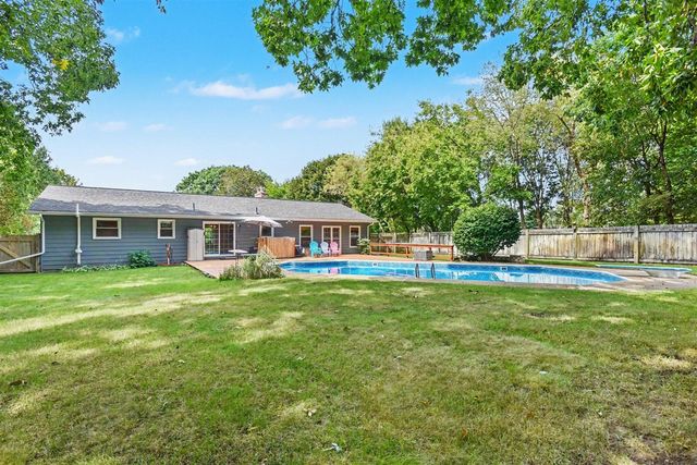 5482 Lindenwood Street, Kalamazoo, MI 49004