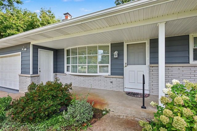 5482 Lindenwood Street, Kalamazoo, MI 49004