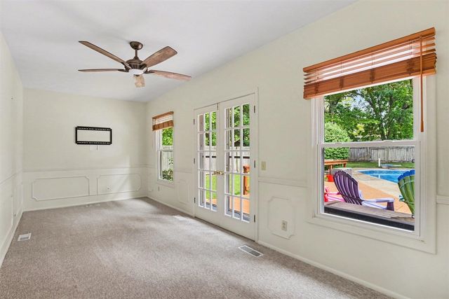 5482 Lindenwood Street, Kalamazoo, MI 49004