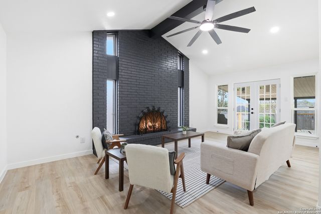 6431 Red Jacket, Leon Valley, TX 78238