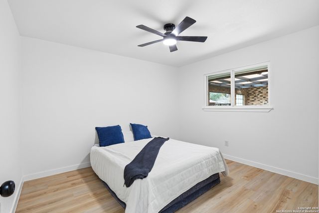 6431 Red Jacket, Leon Valley, TX 78238