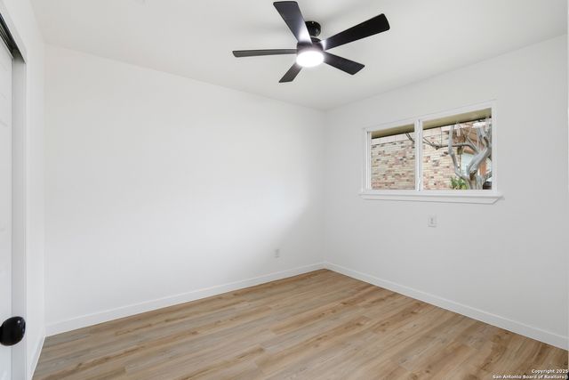 6431 Red Jacket, Leon Valley, TX 78238