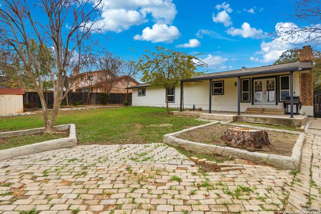 6431 Red Jacket, Leon Valley, TX 78238