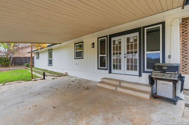 6431 Red Jacket, Leon Valley, TX 78238