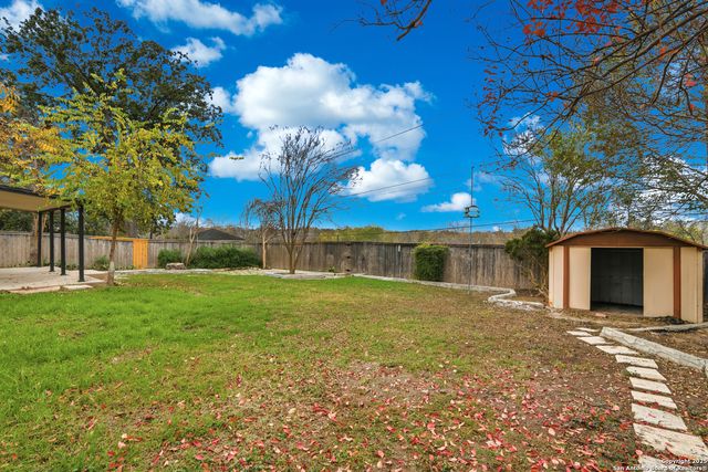 6431 Red Jacket, Leon Valley, TX 78238