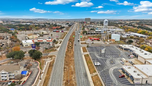 6431 Red Jacket, Leon Valley, TX 78238