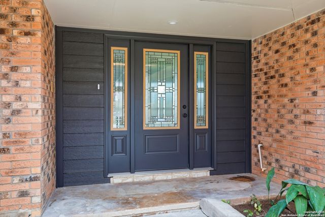 6431 Red Jacket, Leon Valley, TX 78238