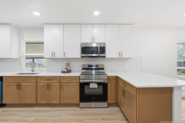 6431 Red Jacket, Leon Valley, TX 78238