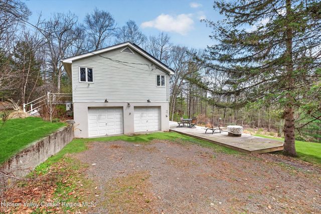 55 G Fischer Rd, Olivebridge, NY 12461