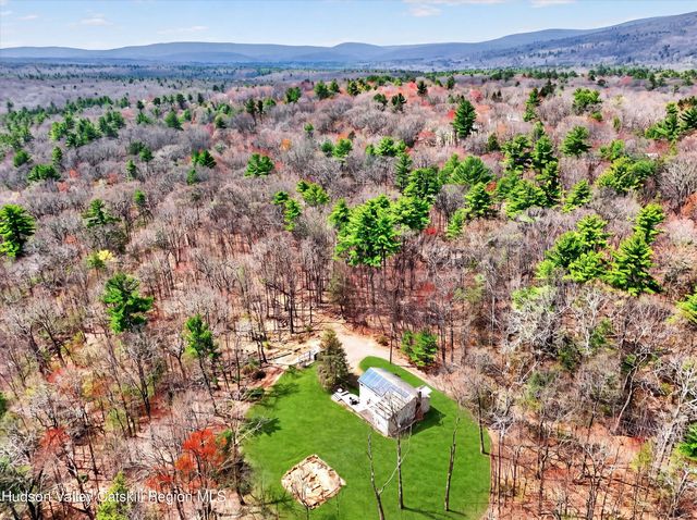 55 G Fischer Rd, Olivebridge, NY 12461