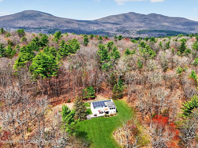 55 G Fischer Rd, Olivebridge, NY 12461