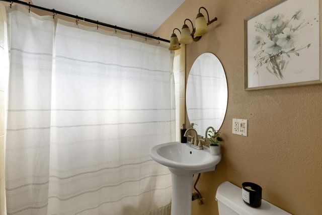 3730 Milton Way, North Highlands, CA 95660