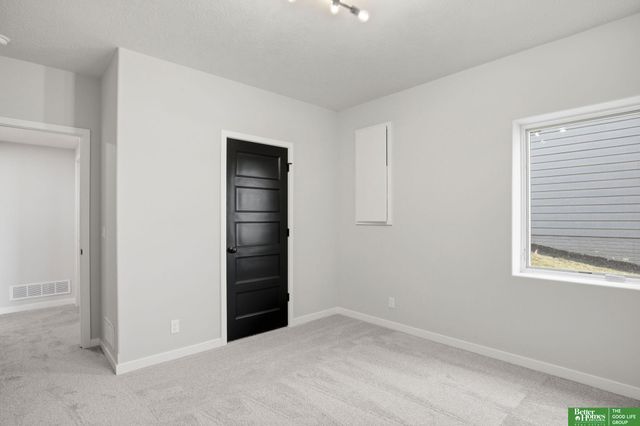 5811 N 197th Street, Elkhorn, NE 68022
