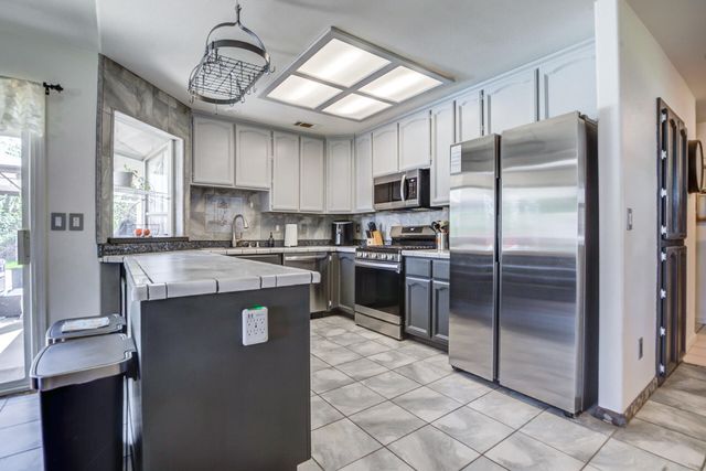 22579 N Marina Way, Cottonwood, CA 96022