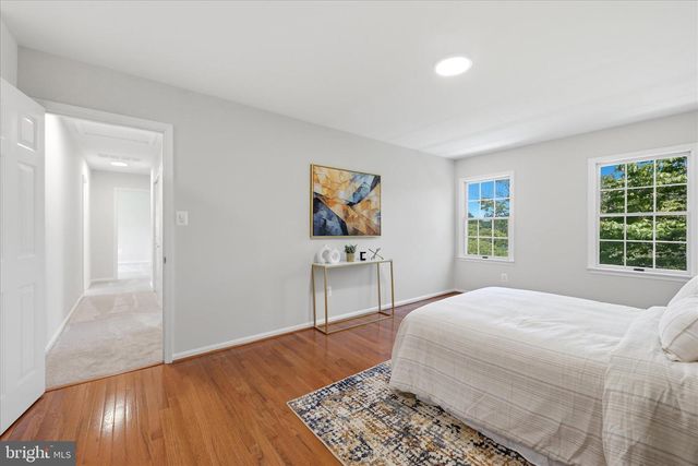 4556 LAWNVALE DR, Gainesville, VA 20155