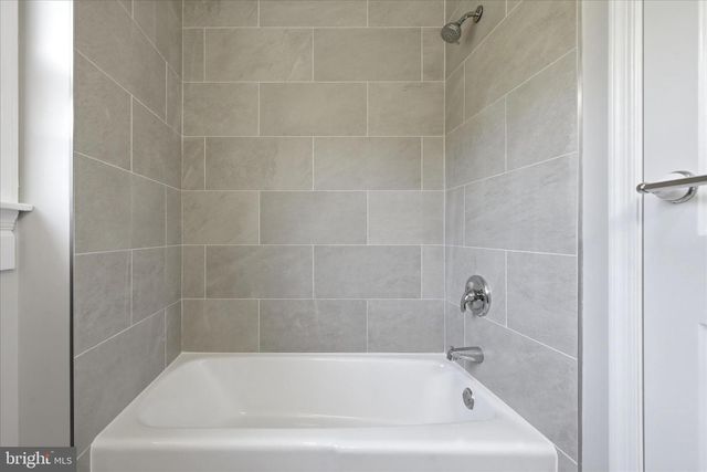 4556 LAWNVALE DR, Gainesville, VA 20155