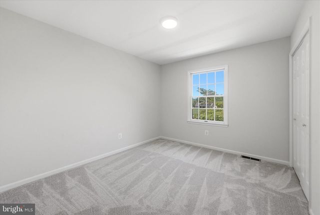 4556 LAWNVALE DR, Gainesville, VA 20155