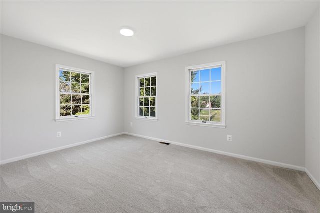4556 LAWNVALE DR, Gainesville, VA 20155