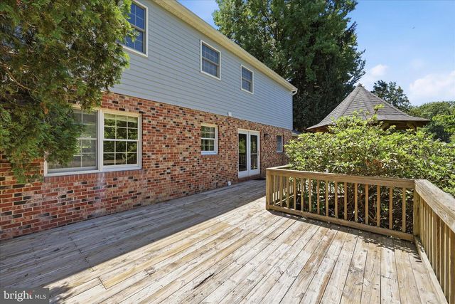 4556 LAWNVALE DR, Gainesville, VA 20155