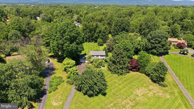 4556 LAWNVALE DR, Gainesville, VA 20155