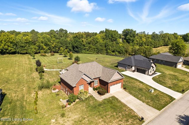 84 Ravens Wood, Taylorsville, KY 40071