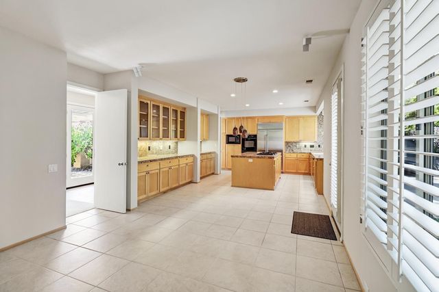 11225 Crocker Grove Ln, Gold River, CA 95670