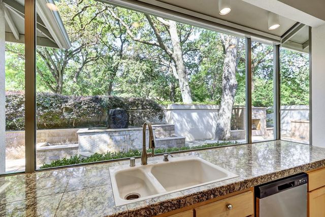 11225 Crocker Grove Ln, Gold River, CA 95670