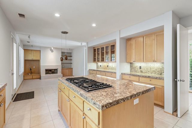 11225 Crocker Grove Ln, Gold River, CA 95670