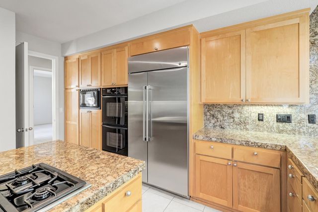 11225 Crocker Grove Ln, Gold River, CA 95670