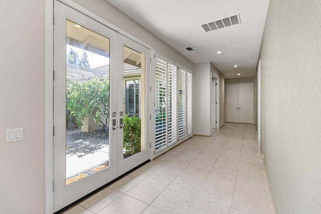11225 Crocker Grove Ln, Gold River, CA 95670