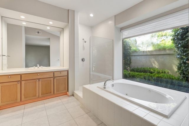 11225 Crocker Grove Ln, Gold River, CA 95670