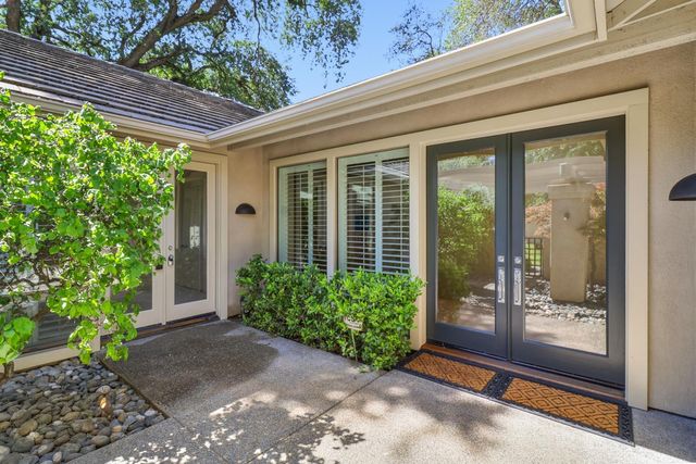 11225 Crocker Grove Ln, Gold River, CA 95670