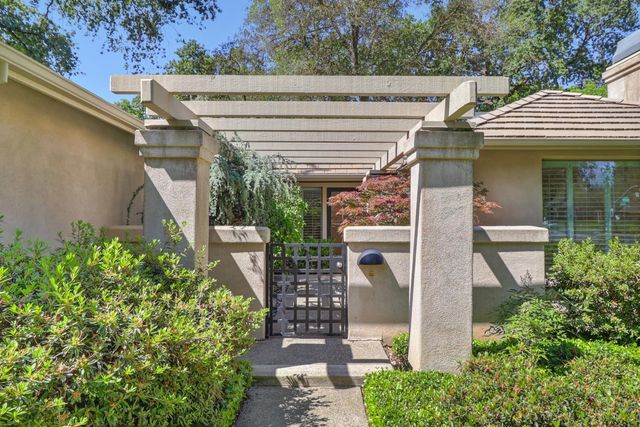 11225 Crocker Grove Ln, Gold River, CA 95670