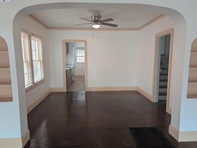 7818 Arthur St, Oakland, CA 94605