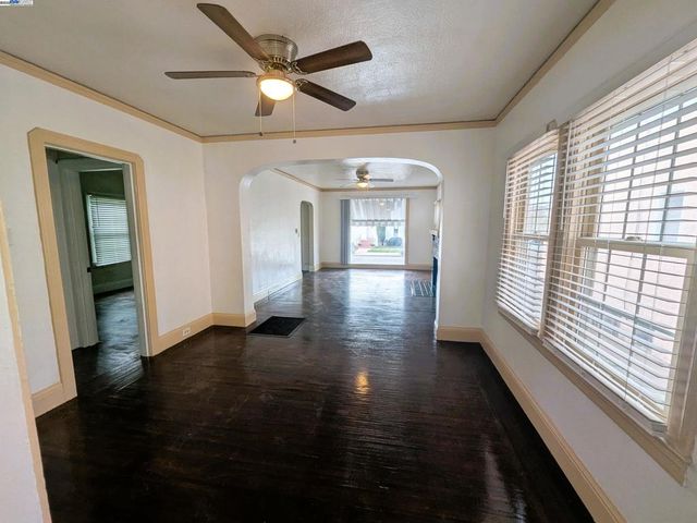 7818 Arthur St, Oakland, CA 94605