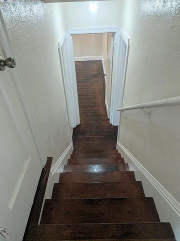 7818 Arthur St, Oakland, CA 94605