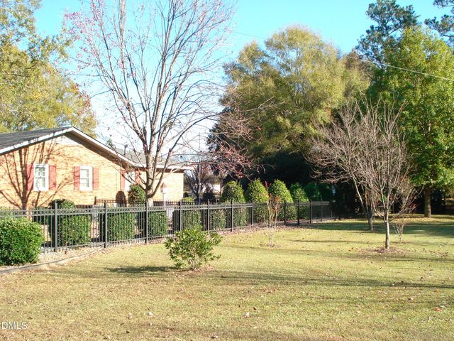 758 Antioch Church Road, Dunn, NC 28334