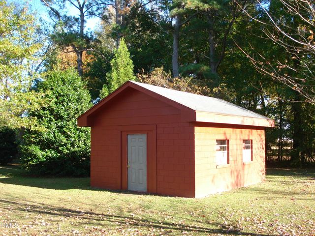 758 Antioch Church Road, Dunn, NC 28334